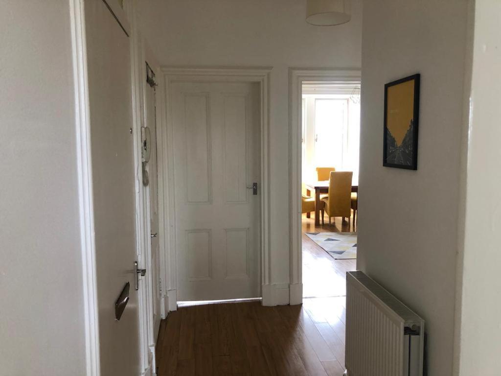 Lovely 2 Bedroom Apartment Close To City Centre Edimburgo Exterior foto